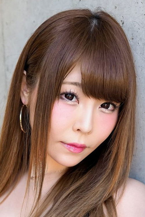 Ayano Yoshinaga as Mako Izumi