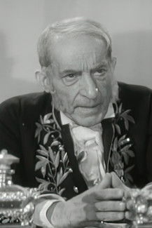 André Bacqué as Monk Maximus Léo (uncredited)