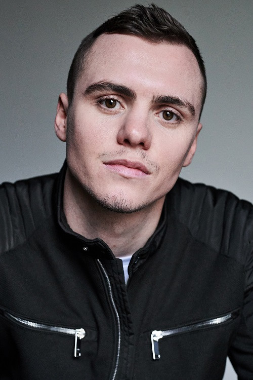 Aled Ap Steffan as Iestyn