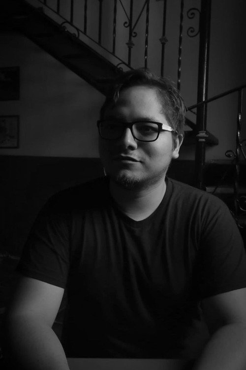 Samuel Hernández as Paciente