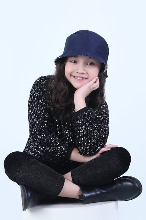 Makayla Rose Hilli as Martha Kecil