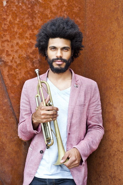 Wayne Tucker as Carriage Driver