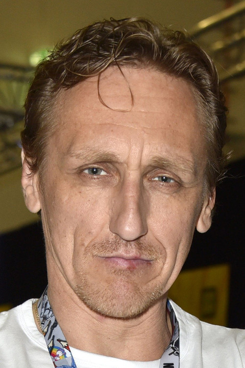 Vladimir "Furdo" Furdik as Hassansin Grenade Man