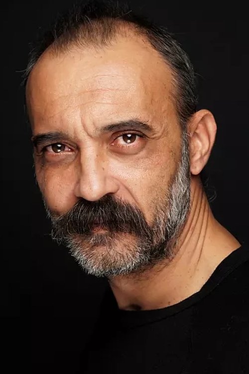 Burak Çimen as Kambur Cuma