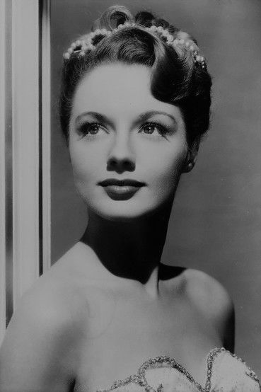 Ginger Crowley as Lonnie