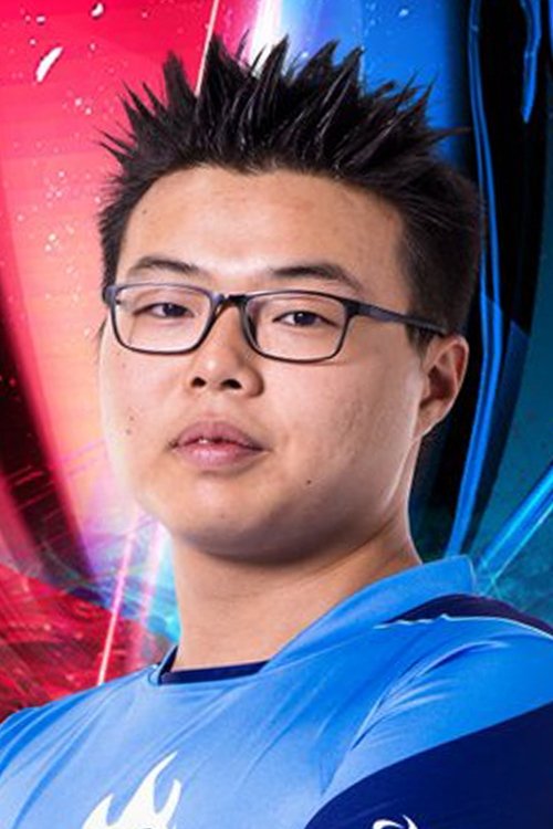 Bada Oh Deniz as Jing 'JJ' Jeong