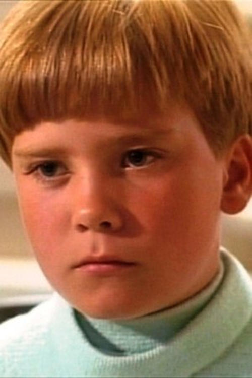 Adam Ryen as Young Dan