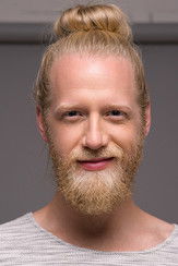 Maxime Robin as Bartho