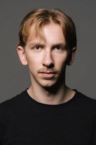 Karl Birnbaum as Theatre Performer (uncredited)