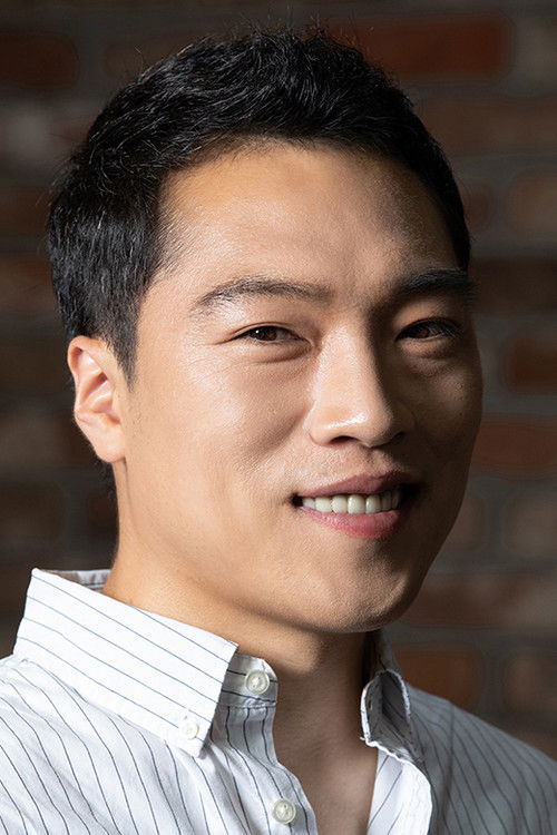 Choi Young-woo as Lee Ki-soo