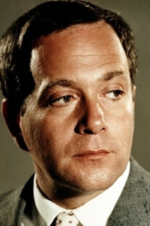 László Márkus as Király László