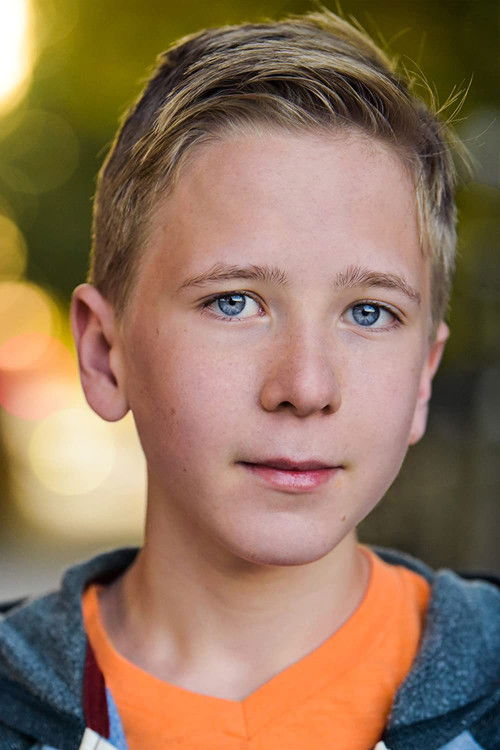 Max Willoughby as Sean