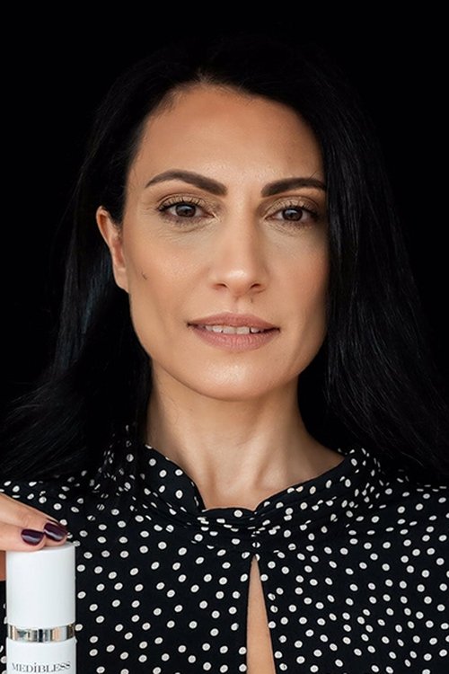 Kynthia Pavlidou as Λουκία