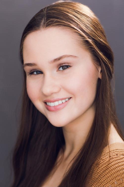 Anastasia Bredikhina as Patty (voice)