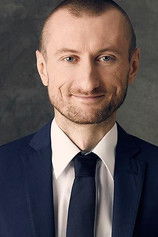 Karol Kopiec as Gari