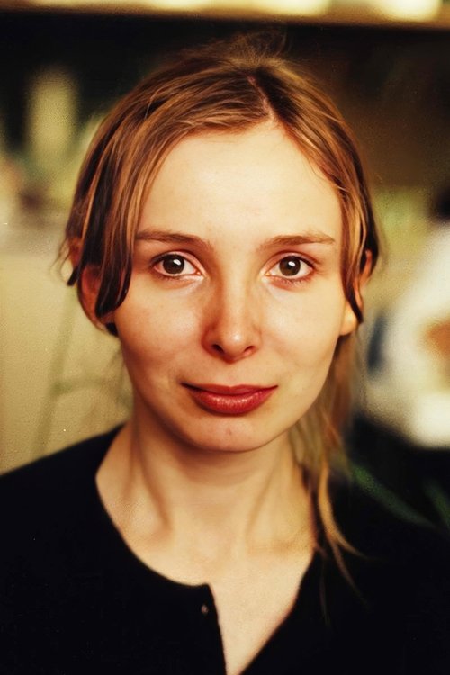 Evelyn Kaplun as Yana