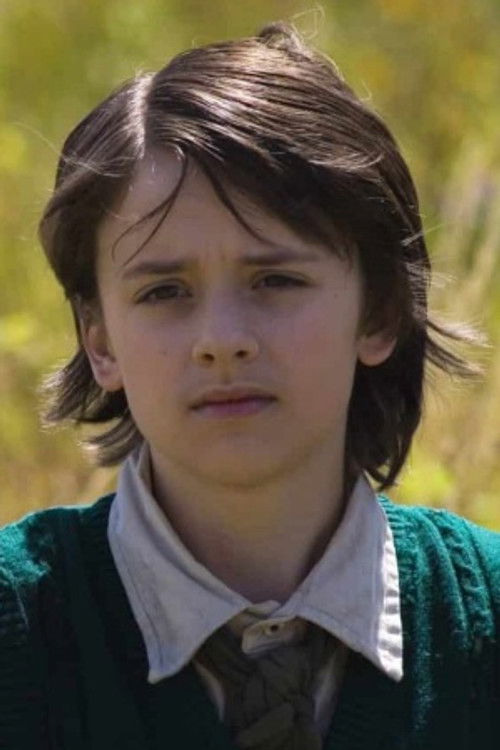 Benjamin Thorne as Kevin