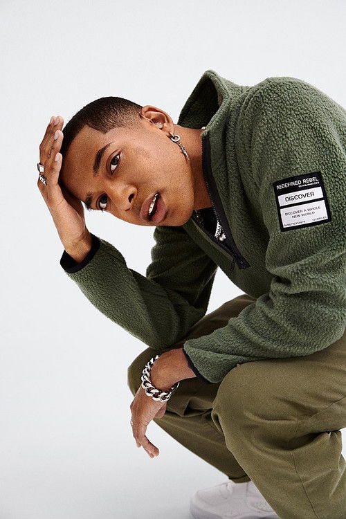 Rosario Mussendijk as Bae