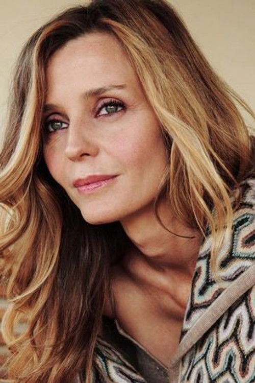 Eliana Miglio as Gloria (segment "Il figlio di Pelè")