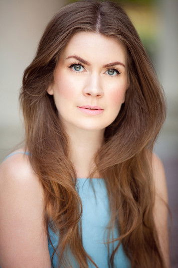 Sophie Säther Mahfouf as Holly