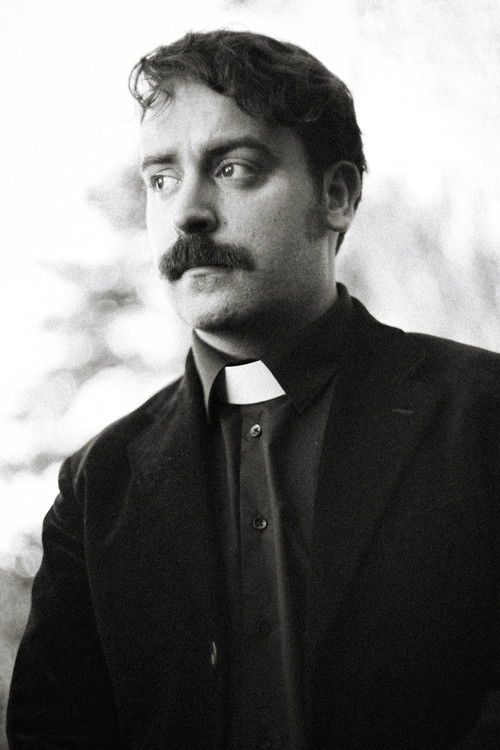 Elías Ortiz as Padre Ernesto