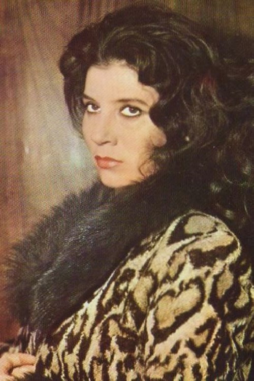 Ioana Drăgan as M-me Prime Minister