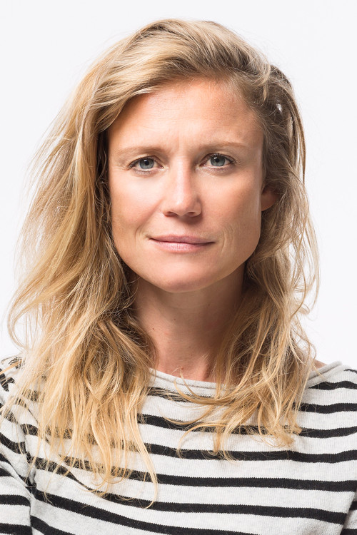 Sophie Hilbrand as Kathleen