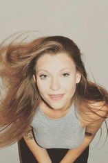 Aleksandra Radwańska as Mania Zawadzka