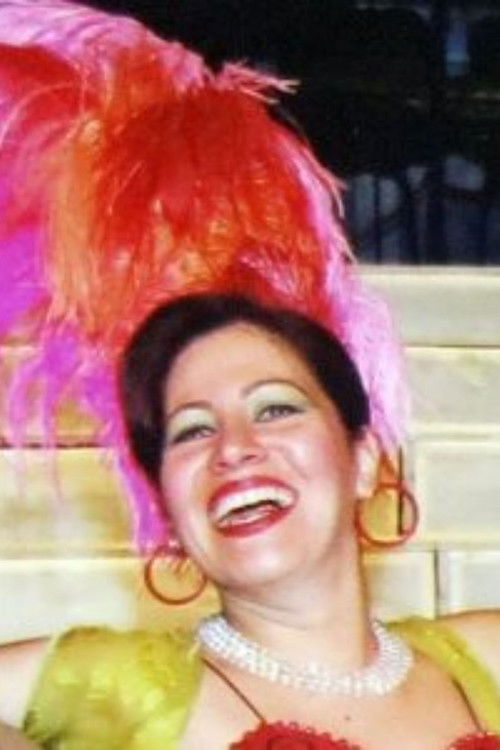 Cláudia Magalhães as Naia