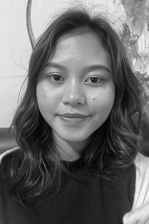 Chindy Berliyanda as Cindy