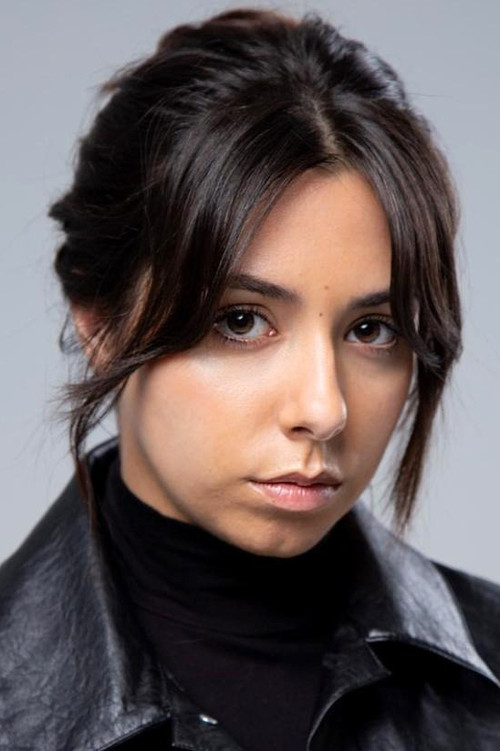 Juliette Gadrat as Julie