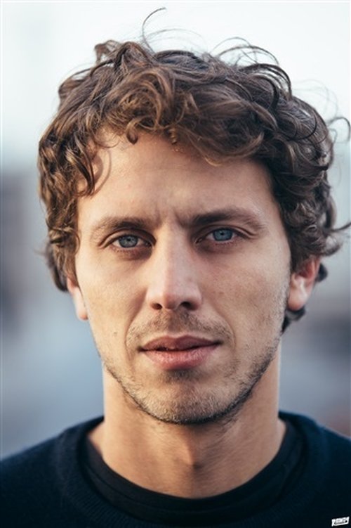 Hugo Hamdad as Homme en serviette