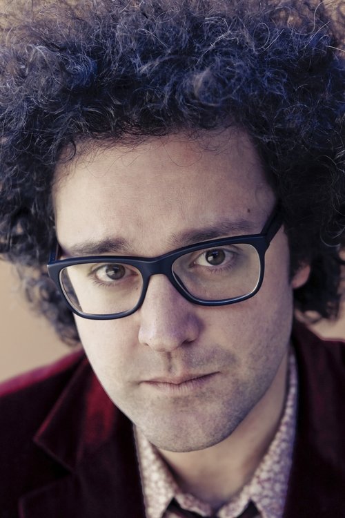 Simone Cristicchi as Paparazzo