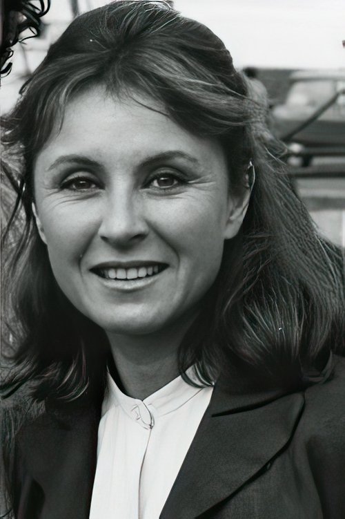 Catherine de Seynes as Angèle