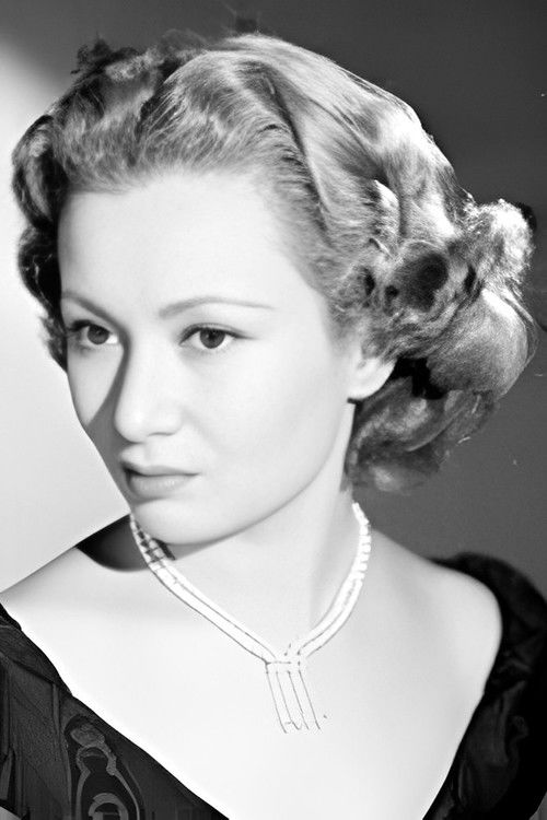 Alicia Ravel as María del Carmen