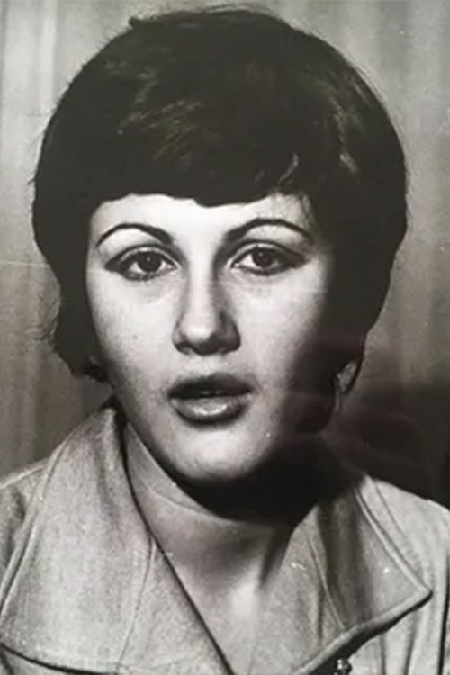 Defne Toppare as Zeynep