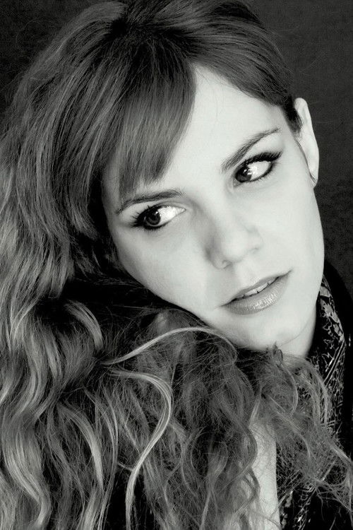 Rocío Alzueta as Mariana