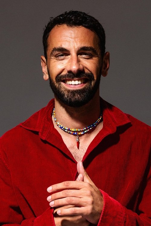 Luca Finotti as Massimo