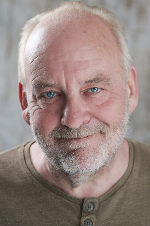 Jan van der Black as Donald Joyce