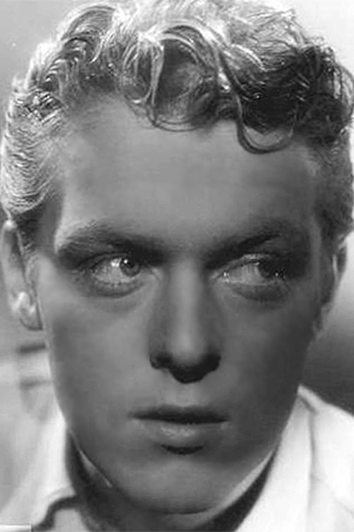 Marc Doelnitz as Journalist