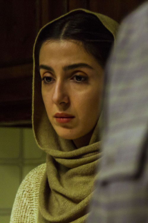 Negin Tahamtan as Azadeh