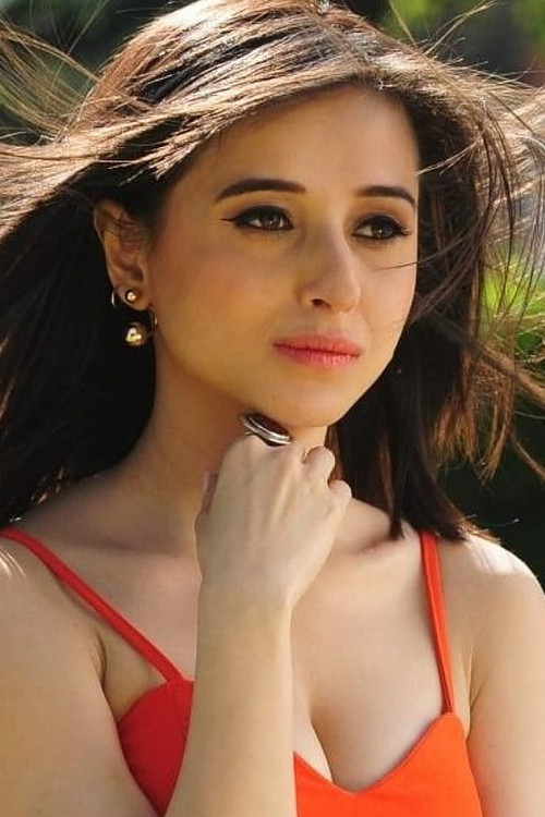 Suzanna Mukherjee as Kavya