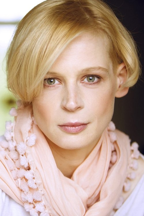 Jana Schulz as Fiona Da Vinci