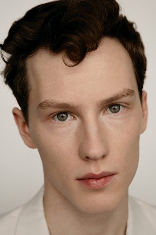 Illarion Marov as Larik