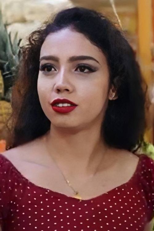 Alejandra Ceballos as María