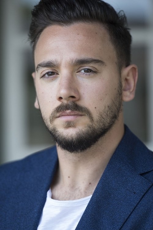 Vittorio Emanuele Propizio as Bobo