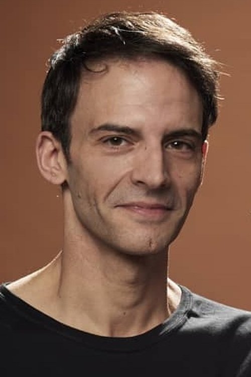 Gustavo Pardi as Mora