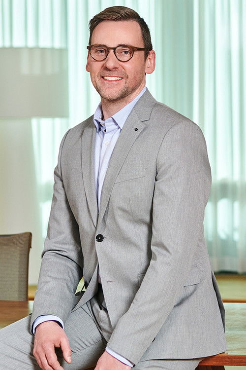 Leon Lambers as Robert