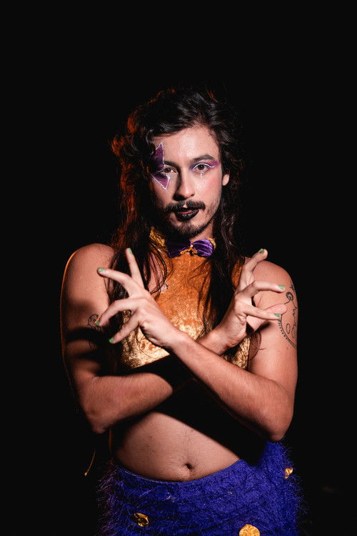 Wendy Moretti as Elu Mesme