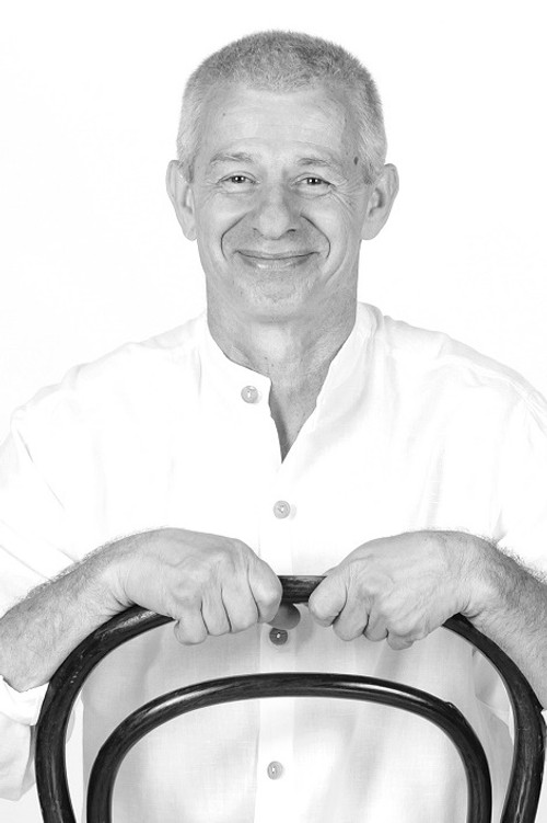 Gábor Salinger as Guzics